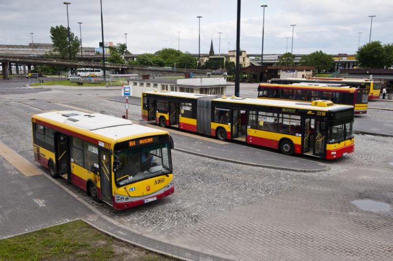 Modlińska i Jagiellońska nieprzejezdne pod Trasą Toruńską – autobusy na objazdach i zawieszone kursowanie tramwajów