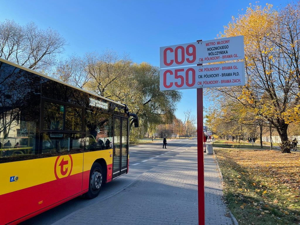 zdjęcie z przystanku autobusów linii C09 i C50